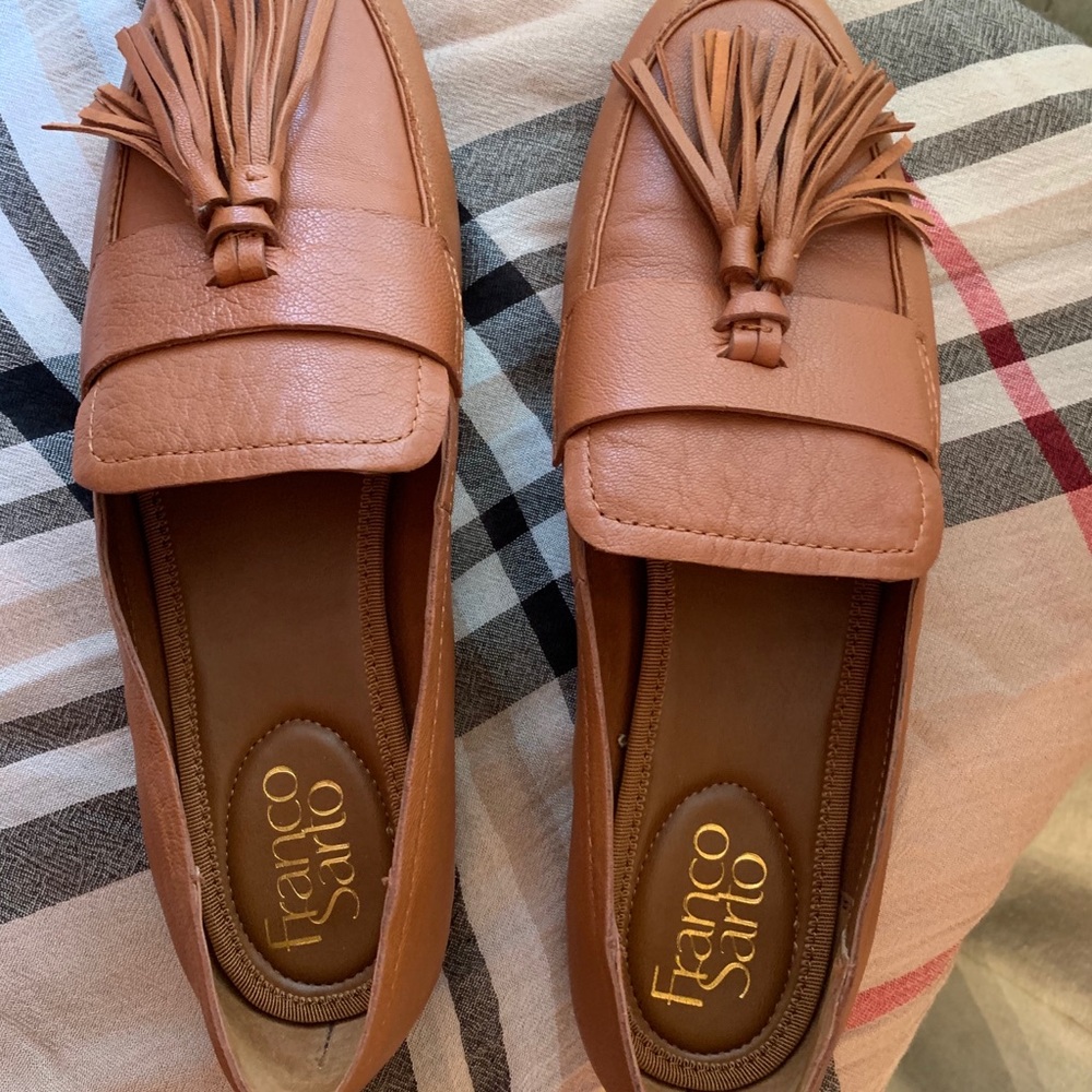 Shoes - Picture 2 of 4